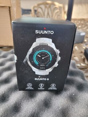 Suunto 9 White with Black Dial and Teal Accents